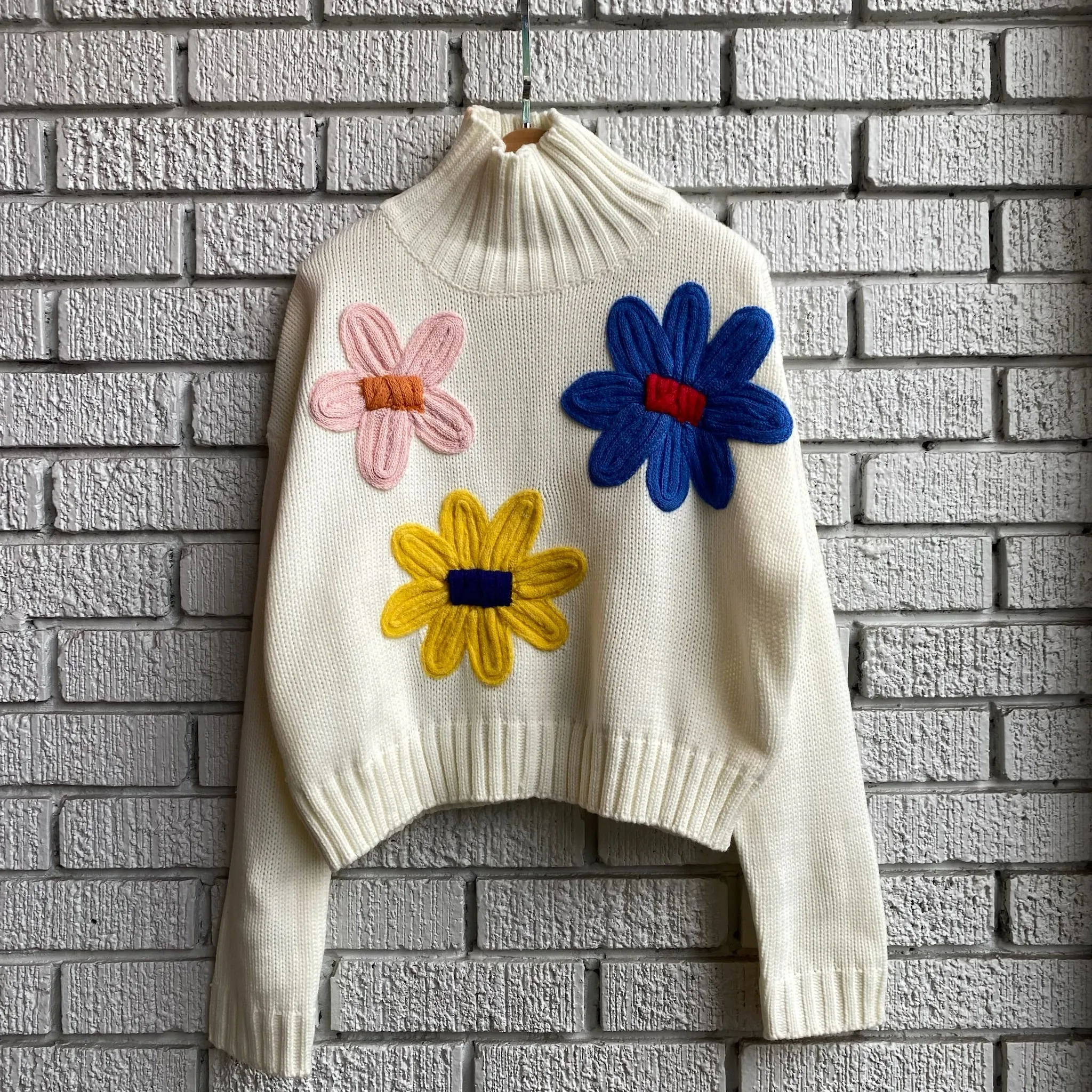 CUTE DAISY Sweater