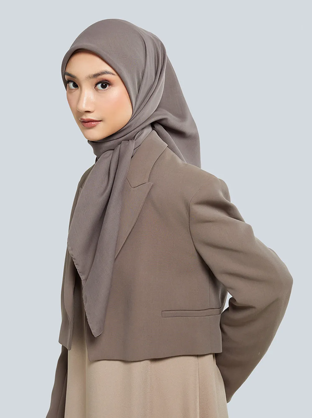 DELICATE PARIS SCARF PLAIN WARM TAUPE