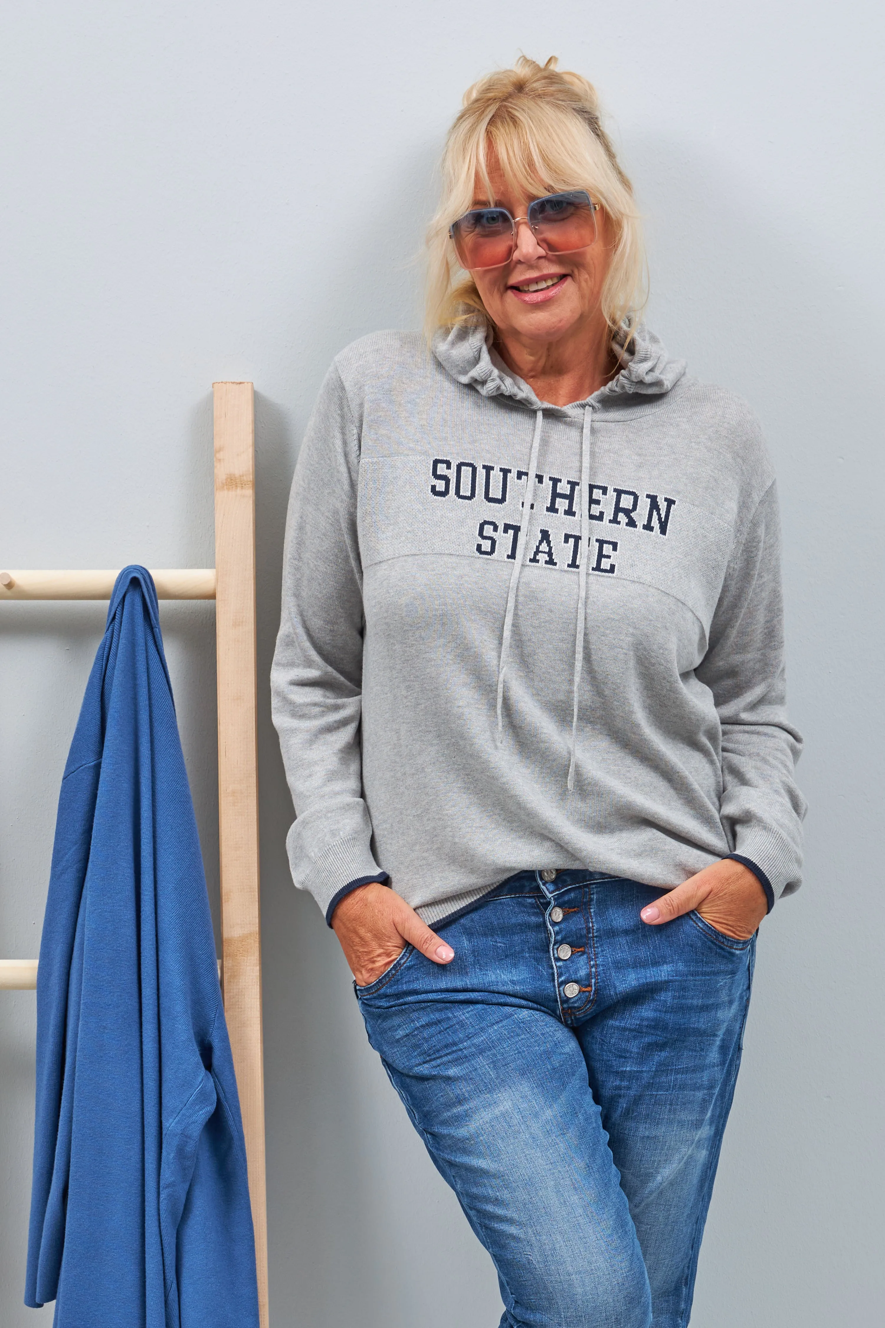 Hoodie mit Southern State Schriftzug, grau