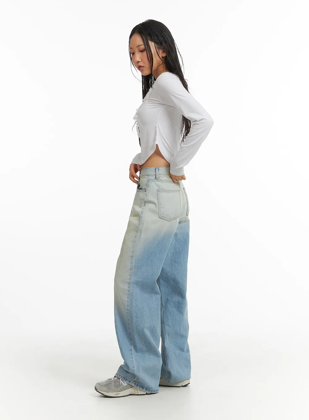 Mid Waist Wide Leg Pocket Jeans CJ425